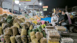 Jelang Lebaran, Pedagang Kue Musiman Menjamur di Pasar Aceh