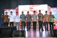 Gubernur Aceh, Muzakir Manaf menghadiri peluncuran dan dialog percepatan musyawarah desa khusus (Musdesus) dan Pembentukan Koperasi Desa/Koperasi Merah Putih, yang dihadiri Wakil Menteri Koperasi RI Ferry Juliantono dan Wakil Menteri Dalam Negeri RI Bima Arya, di Balee Meuseraya Aceh Banda Aceh, Kamis 22/05.