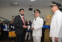 Gubernur Aceh Muzakir Manaf melantik Wali Kota dan Wakil Wali Kota Langsa, Jeffry Sentana S Putra - M. Haikal Alfisyahrin, di Gedung DPRK Langsa, Jumat (23/5/2025).