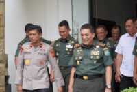 Pangdam Iskandar Muda bersama Kapolda Aceh memperkuat sinergi TNI-Polri dalam menjaga keamanan dan ketertiban di Aceh. [Photo: Pendam IM]
