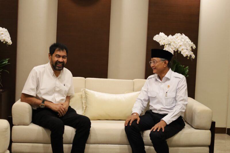 Gubernur Aceh, Muzakir Manaf melakukan pertemuan dengan Menteri Pekerjaan Umum (PU) Dody Hanggodo, di Ruang Rapat Menteri PU, di Kementerian PU RI, Jakarta Selatan, Selasa, 28 Oktober 2025.