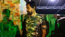 Gubernur Aceh, Muzakir Manaf, memantau langsung proses distribusi bantuan tanggap darurat yang tiba melalui KRI Teluk Gilimanuk-531 di Pelabuhan Krueng Geukueh, Aceh Utara, Kamis (4/12/2025)  tengah malam.