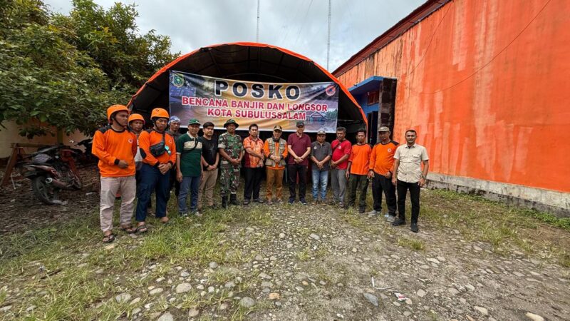 Kepala DPMPTSP Aceh, Marwan Nusuf, memantau langsung distribusi bantuan korban banjir di Subulussalam bersama BPBD Kota Subulussalam.