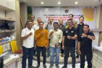Peserta dan penguji berfoto bersama usai UKW XX PWI Aceh di Lhokseumawe. Sebanyak 18 wartawan dinyatakan kompeten setelah mengikuti uji sesuai standar.